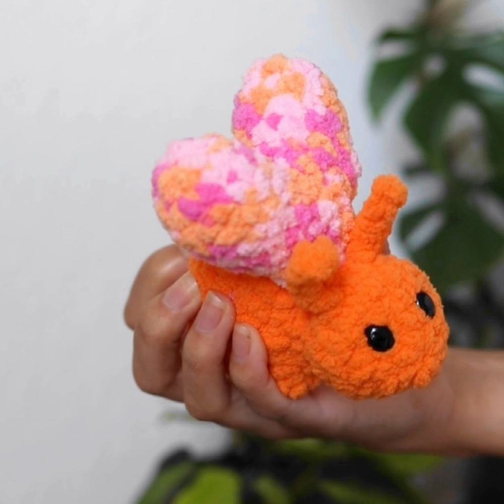 Crochet love bug